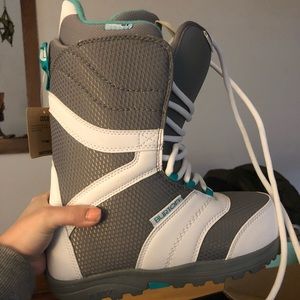 Brand New Burton Snowboard Boots Size 6